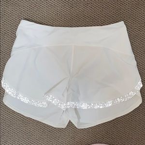 Lululemon run the line short